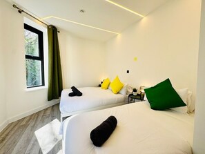 3 bedrooms, iron/ironing board, Internet, bed sheets
