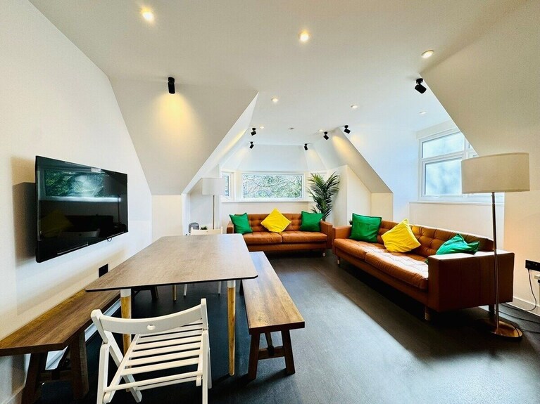 Big Penthouse - 3-bedroom - 2-bathroom - Sleeps 8 - Bournemouth