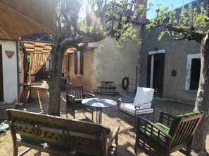 Terrace/patio - T'M3L, family home near the castle with large garden and Spa option (Meillant)