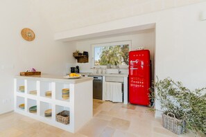 Kühlschrank, Herdplatte, Geschirrspüler