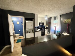 Fridge, microwave, oven, stovetop - Charming and Cozy One-Bedroom Retreat in the Heart of Fountain Square (Indianapolis)