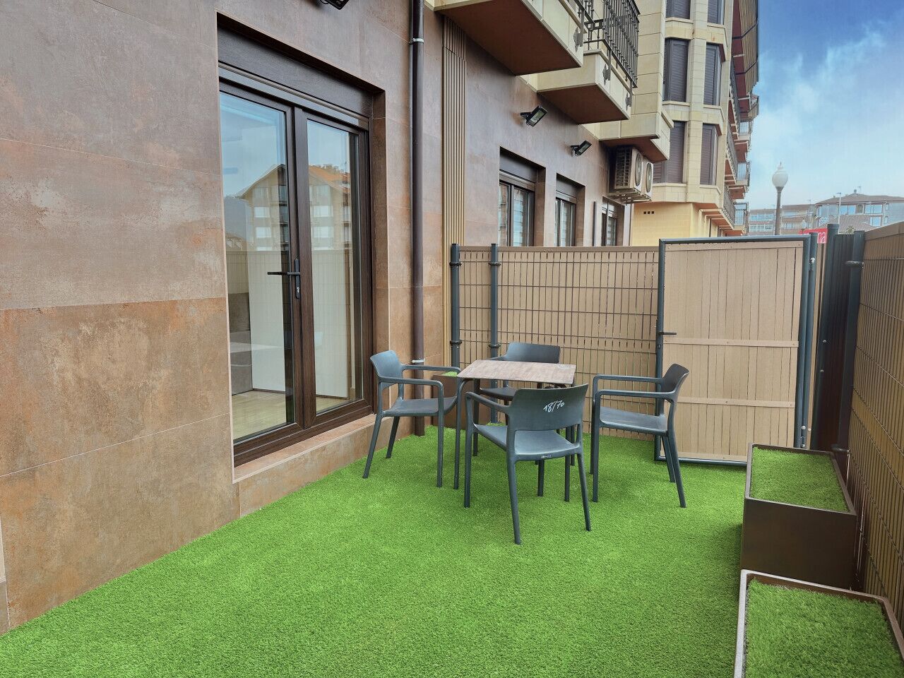 屋外ダイニングエリア