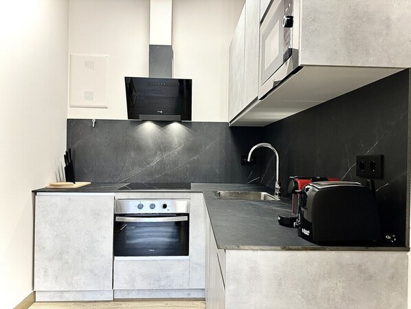 Fridge, microwave, oven, stovetop