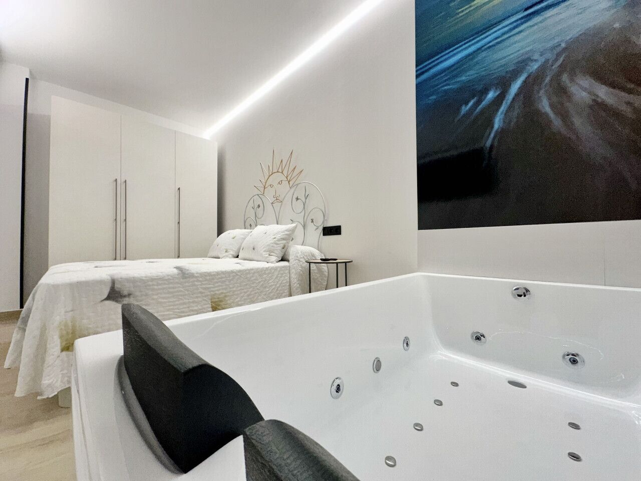 2 عدّة غرف نوم ومكواة/لوح كي وواي فاي مجانًا وملاءات أسرّة