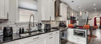 Backyard Dome, Games, Home in Corktown 4bd 2ba