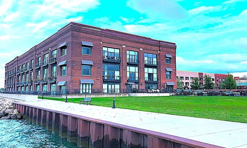 Downtown Waterfront Condo-2Bdr/2Bth