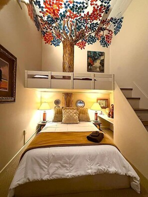 2 habitaciones, tabla de planchar con plancha, wifi y ropa de cama 