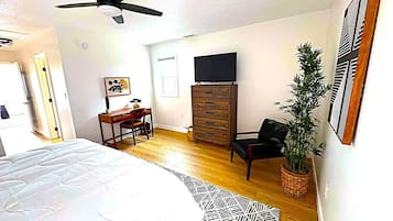 2 bedrooms, iron/ironing board, WiFi, bed sheets