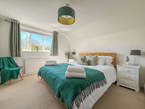 3 bedrooms, free WiFi, bed sheets