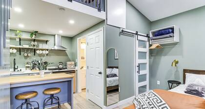 5 Mi to National Harbor: Stylish Apt w/ Patio!