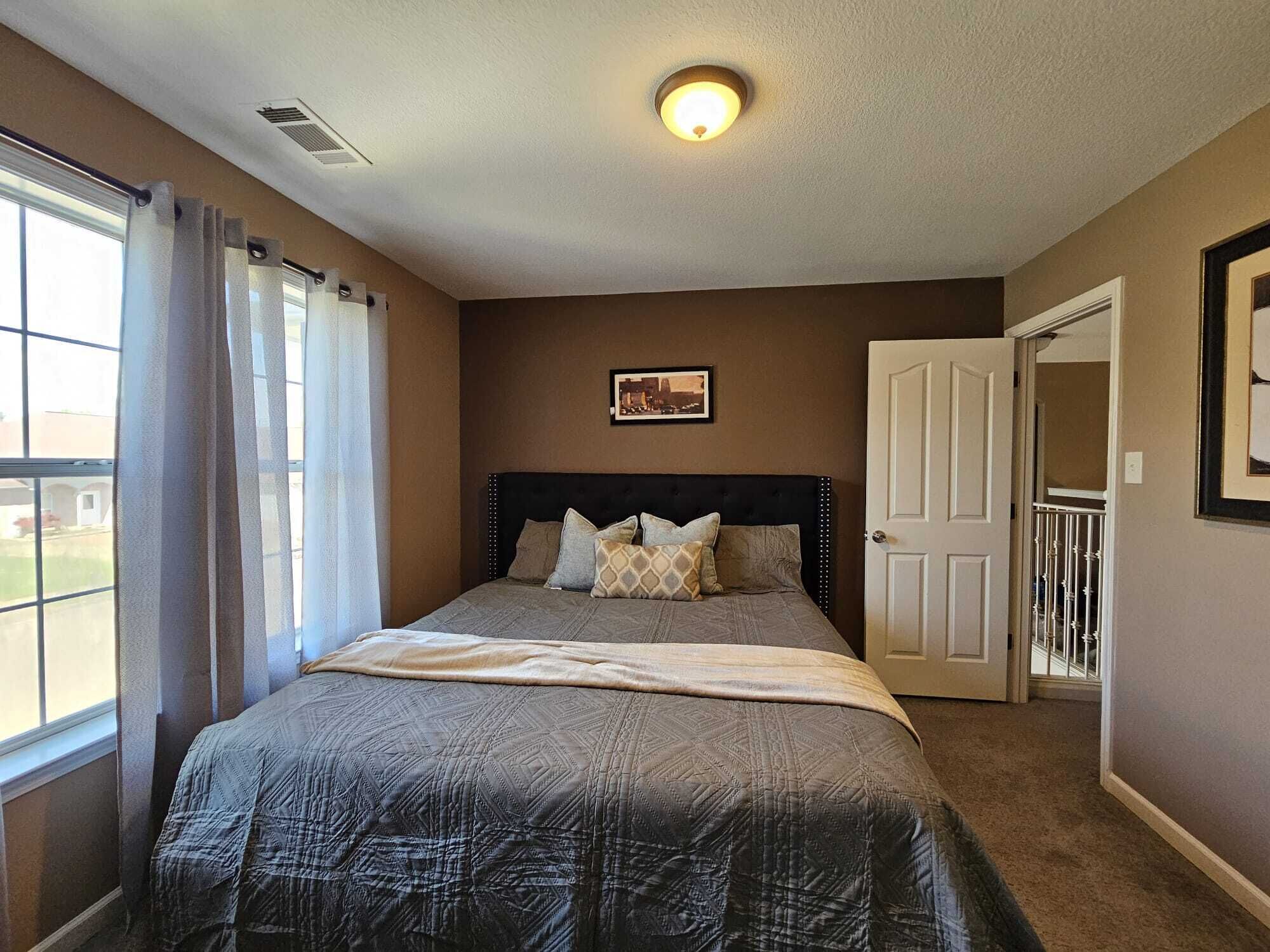 5 slaapkamers, een strijkplank/strijkijzer, gratis wifi, beddengoed