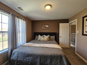 5 slaapkamers, een strijkplank/strijkijzer, gratis wifi, beddengoed