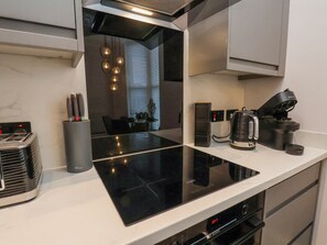 Cottage | Private kitchen | Dishwasher, cookware/dishes/utensils - The Salisbury Apartment 202 (Scarborough)
