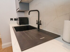 Cottage | Interior - The Salisbury Apartment 202 (Scarborough)