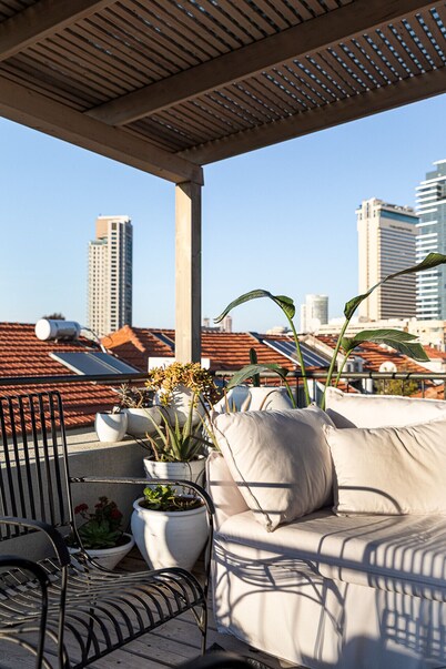 The Gem of Neve Tzedek Stylish Home