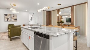 Unclassified image, 5 of 35, button - 4 Bedrooms / 4.5 Bathrooms/ Solara (2330ZP) (Kissimmee)