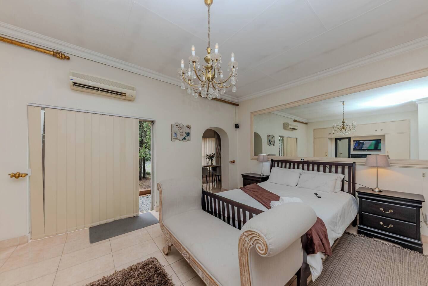 1 chambre, fer et planche à repasser, Wi-Fi, draps fournis