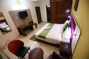 Deluxe Double Room, Balcony | Soundproofing, iron/ironing board, free WiFi - The Hotel Vagmi (Gurugram)