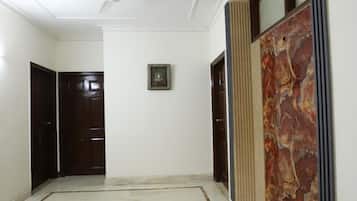 Deluxe Double Room, Balcony | Soundproofing, iron/ironing board, free WiFi