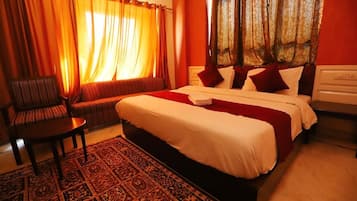 Deluxe Double Room, Balcony | Soundproofing, iron/ironing board, free WiFi