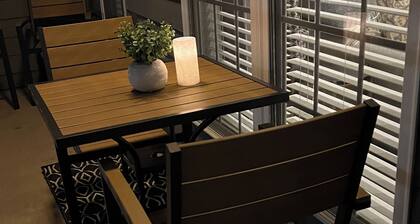 Newly listed, spacious condo for games, parent weekends, all campus visits!