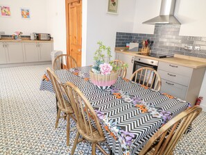 Cottage | Tempat makan