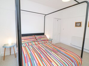 3 habitaciones, decoración personalizada y muebles diferentes 