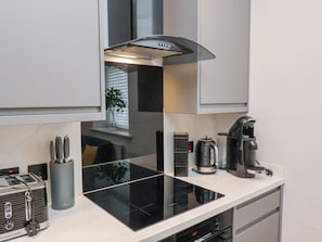 Cottage | Private kitchen | Dishwasher, cookware/dishes/utensils - The Salisbury Apartment 205 (Scarborough)