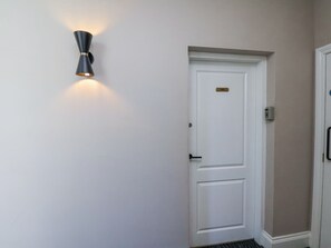 Cottage | Interior - The Salisbury Apartment 205 (Scarborough)