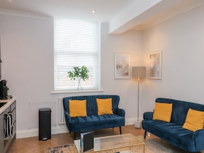 Cottage | Living area