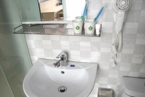 Bathroom - Shidexin Hotel (Shanghai Songjiang New Bridge) (Shanghai)