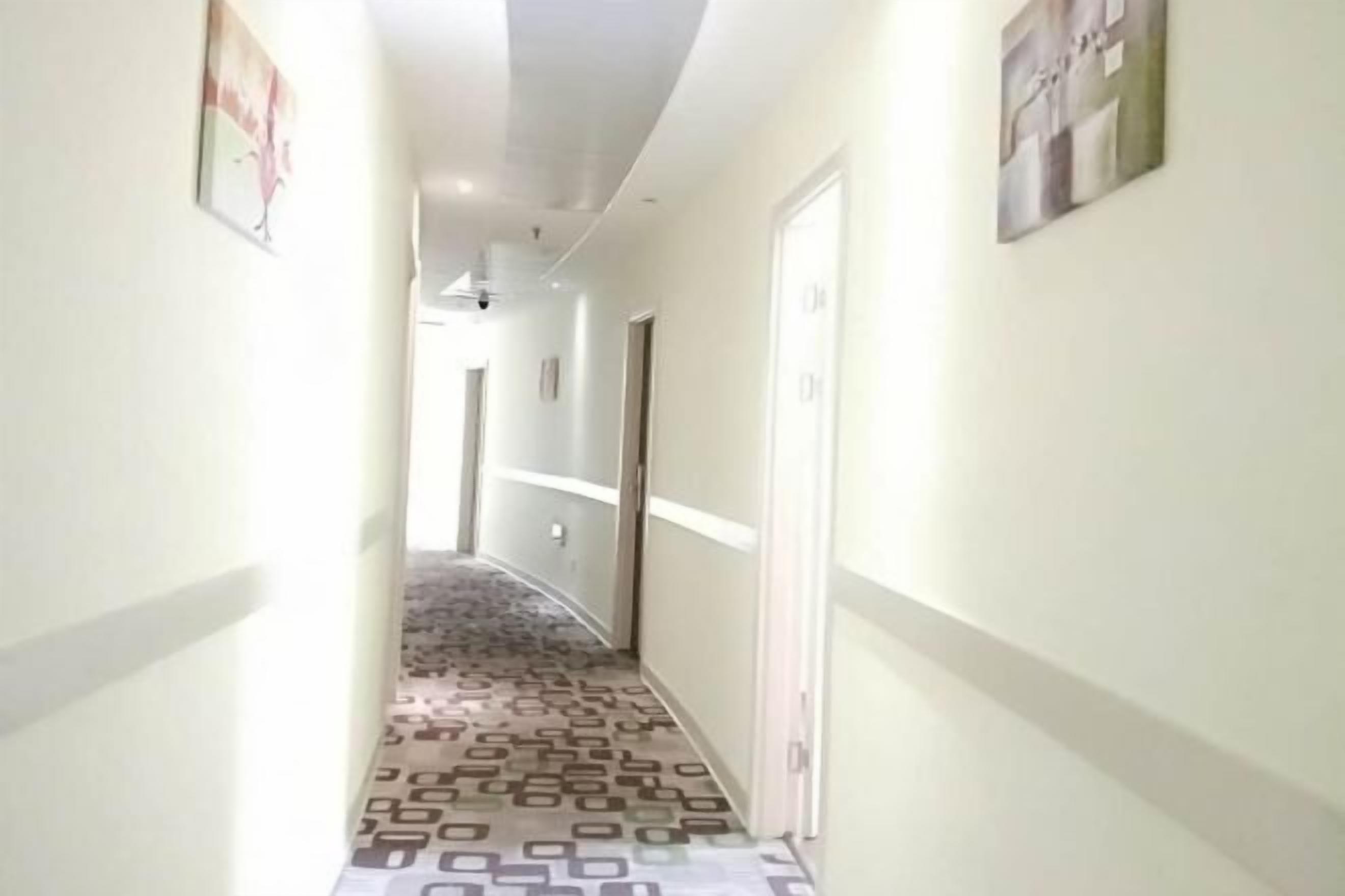 المنشأة من الداخل