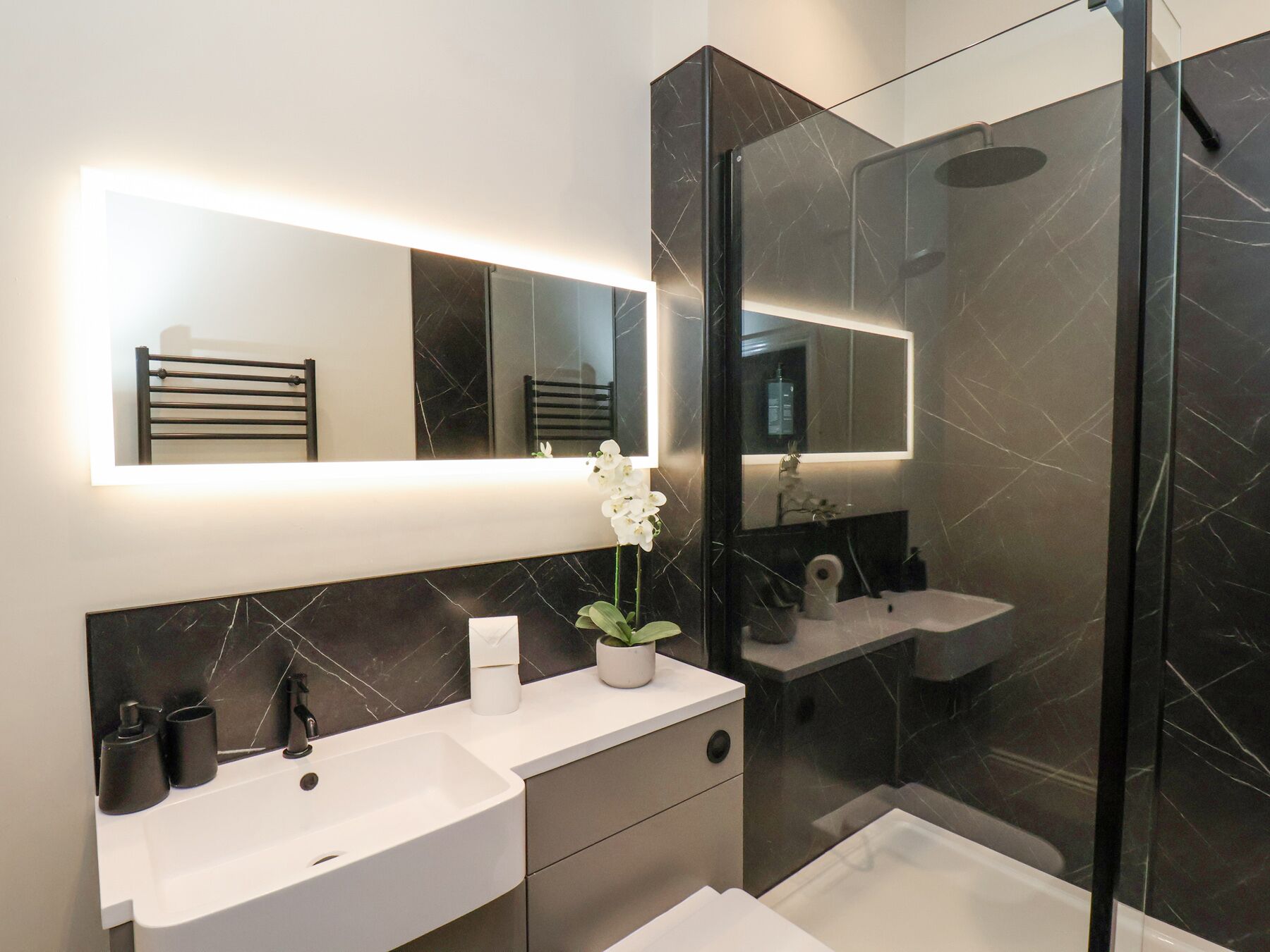 Ferienhaus | Badezimmer | Dusche, Haartrockner