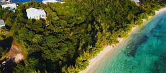 Sea Bird 3/3 Overlooking the Sea of Abaco with Private Beach & dock access