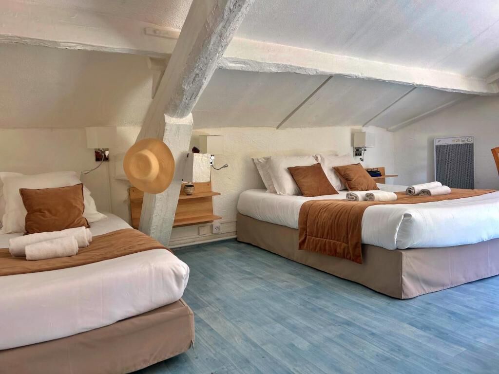 Escritorio y wifi gratis