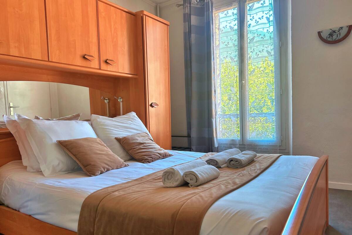 Double Room | Desk, free WiFi