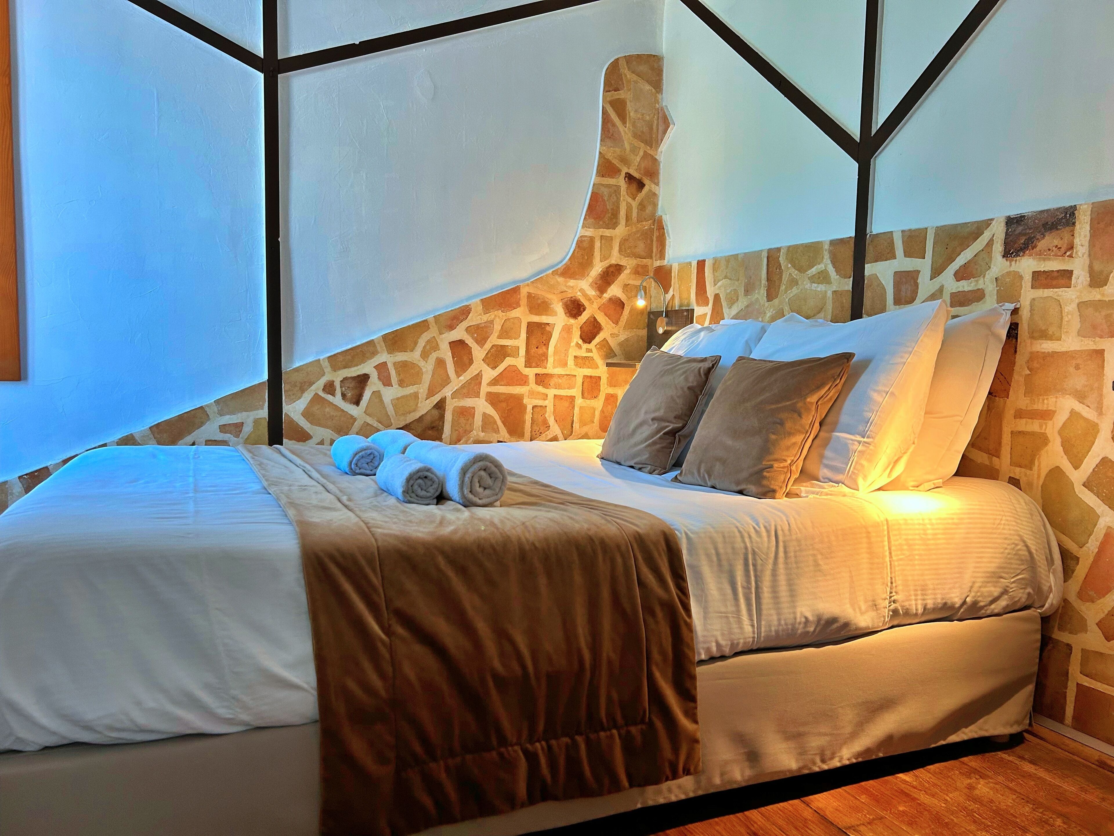 Standard Double Room, Mountain View | Desk, free WiFi