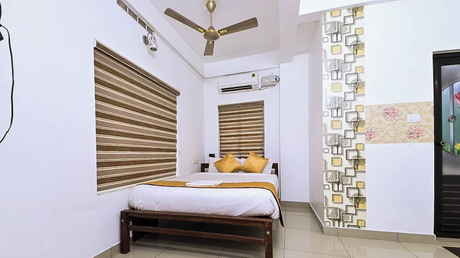 NIRUPAMA HOTEL ALUVA