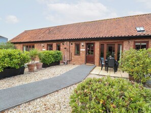 Cottage | Interior - Holly Berry (Dereham)