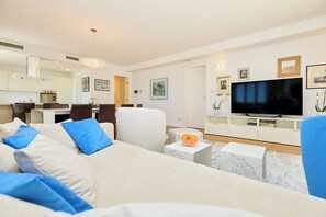 Unclassified image, 5 of 46, button