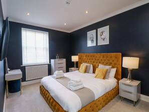 Cottage | 1 bedroom, individually decorated, individually furnished, free WiFi - The Salisbury - 1 Bedroom Apartment (Scarborough)