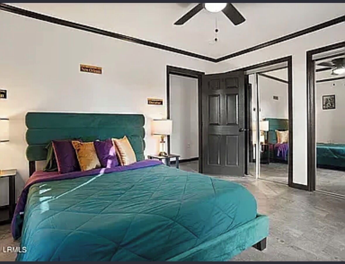 4 habitaciones, tabla de planchar con plancha y cuna de viaje 