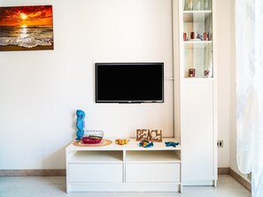 Apartment, 1 Bedroom, Balcony, City View | Room amenity