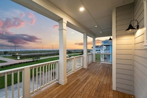Terrace/patio - Pointe West Beach | Sleeps 14 | Game Room (Galveston)