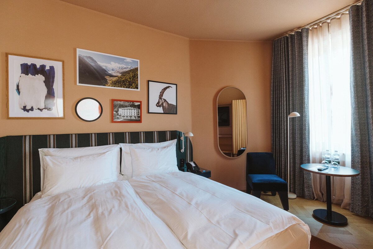 Habitación básica doble, vistas al jardín | Caja fuerte, wifi gratis, ropa de cama
