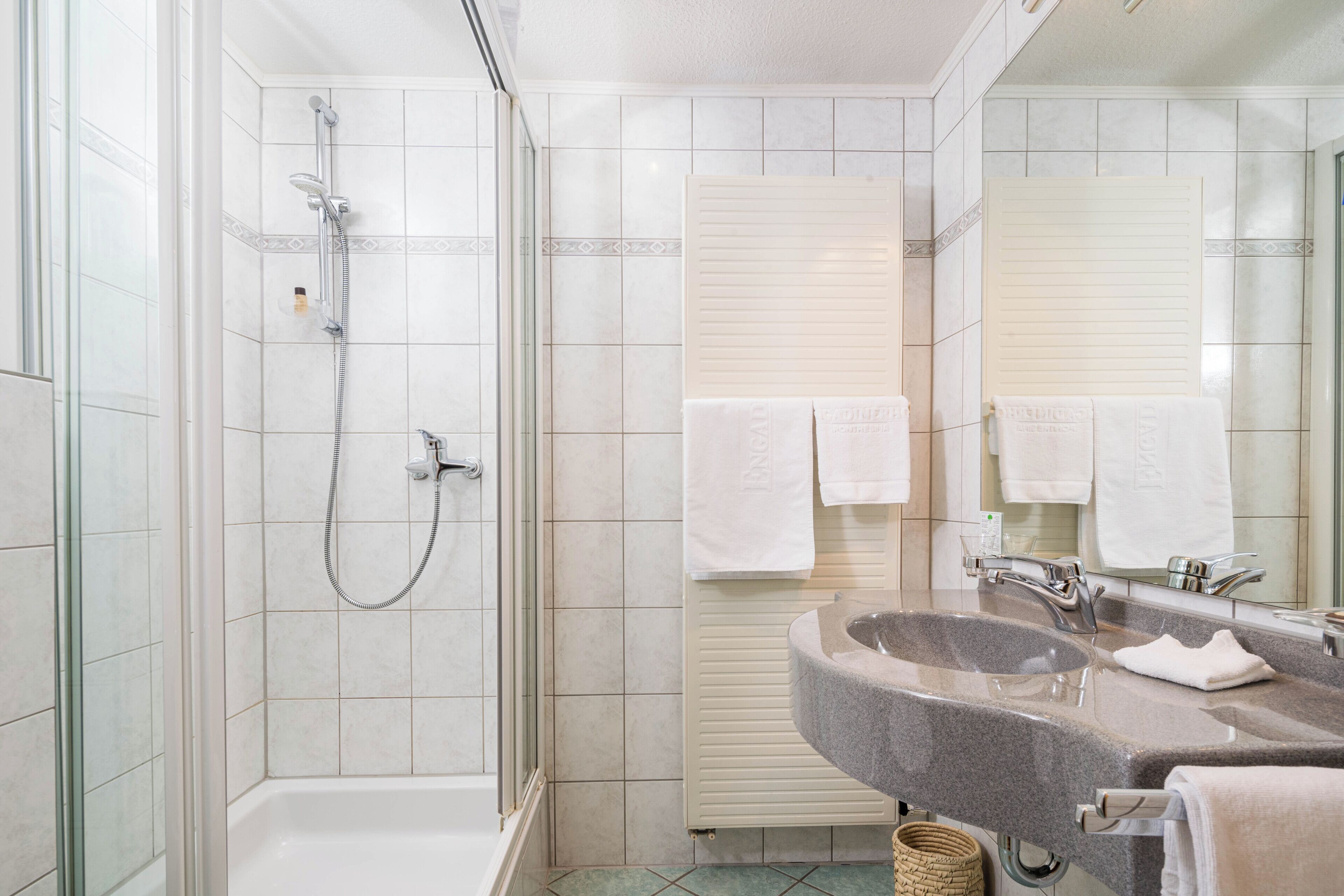 Double Room Comfort | Bathroom | Hair dryer, towels, soap, shampoo