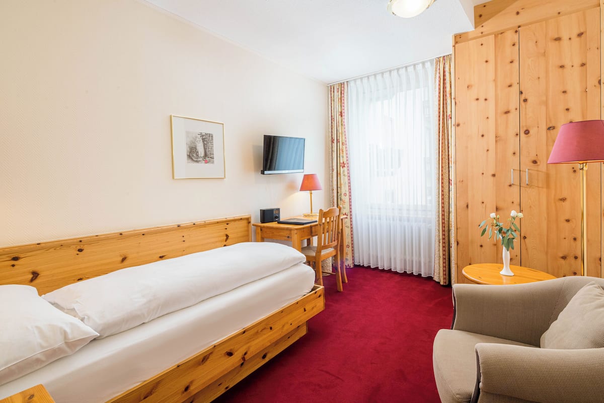Coffres-forts dans les chambres, Wi-Fi gratuit, draps fournis