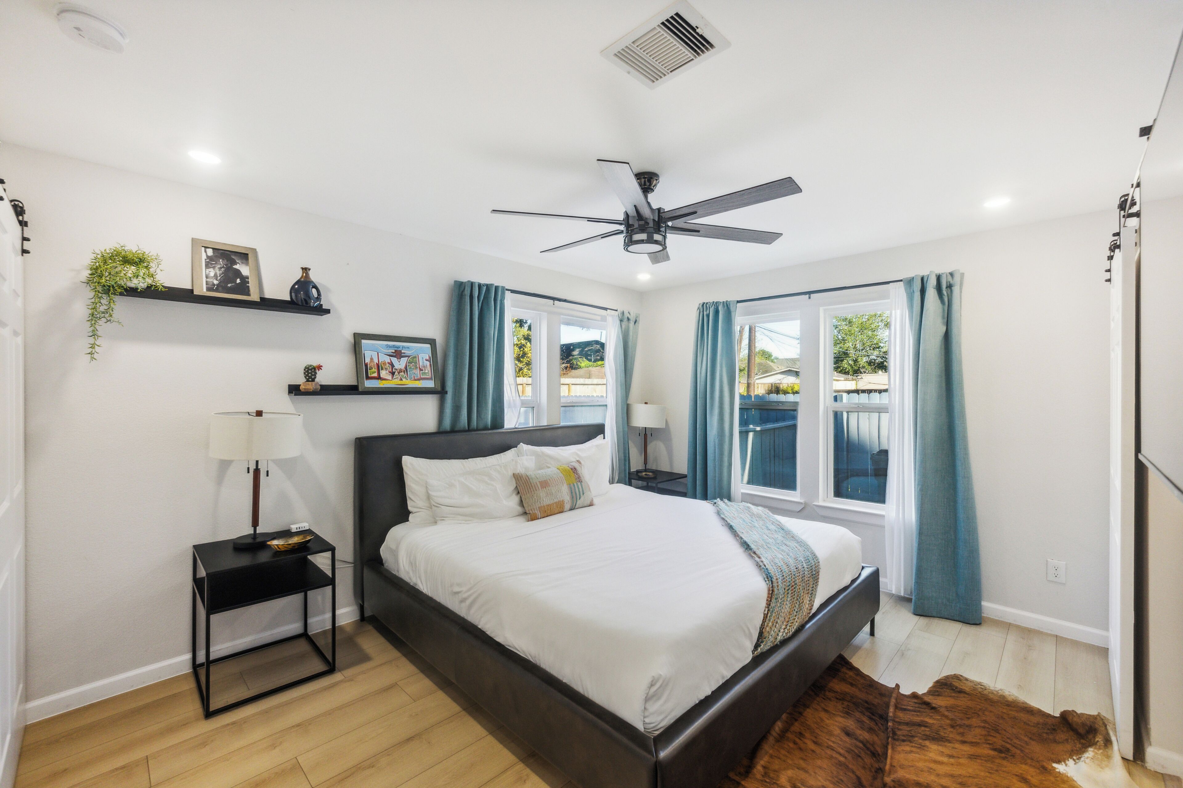 6 bedrooms, desk, iron/ironing board, free WiFi