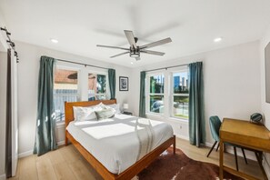 6 bedrooms, desk, iron/ironing board, free WiFi