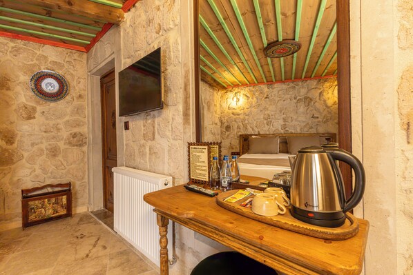 Egyptian cotton sheets, premium bedding, free minibar items